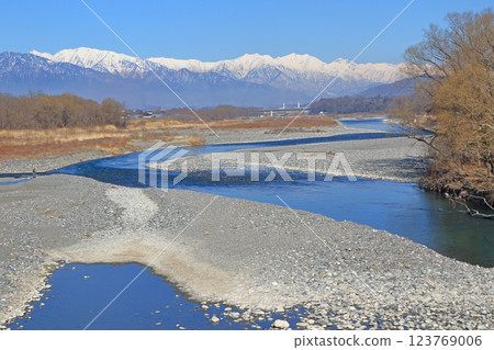 Azumino in early spring: The Sai River and the Northern Alps as seen from Tazawa Bridge Azumino in early spring: The Sai River and the Northern Alps as seen from Tazawa Bridge 123769006