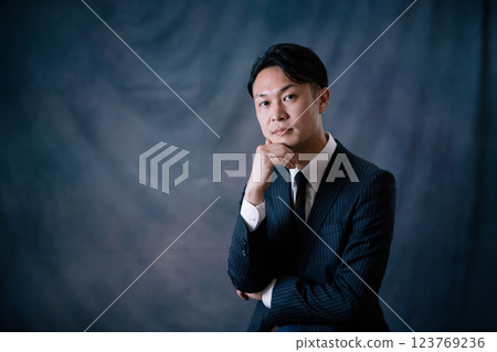 Businessman Businessman 123769236