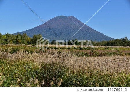 Mt. Yotei and blue sky in autumn Mt. Yotei and blue sky in autumn 123769343