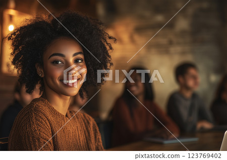 一個微笑的女人 一個微笑的女人 123769402