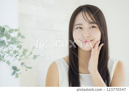 Beauty image of young women 123770547