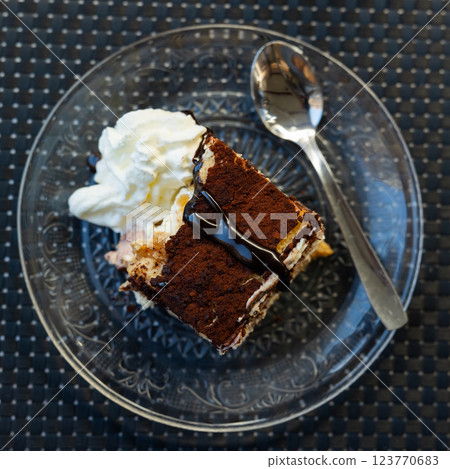 Classic Tiramisu with light mascarpone cream and cocoa 123770683