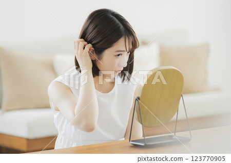 少婦，美人像』 123770905