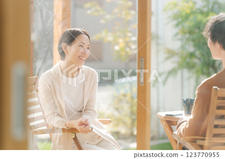 A couple to relax on the terrace 123770955