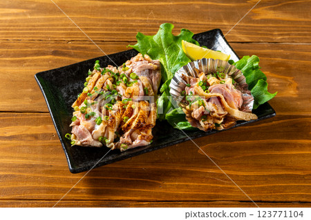 Seared chicken - chicken dish Seared chicken - chicken dish 123771104