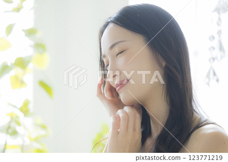 Young woman, beauty image Young woman, beauty image 123771219