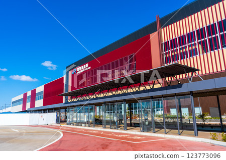 Photographed in March 2025 | Image of Kaga Onsen Station on the Hokuriku Shinkansen | Refreshing blue skies in winter and spring | Ishikawa Tourism Image | Kaga City, Ishikawa Prefecture 123773096