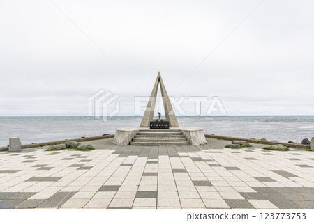 稚內，北海道，夏季北海道，宗谷岬“日本最北端紀念碑” 123773753