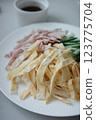 Enjoy a cool summer with chilled Chinese noodles 123775704