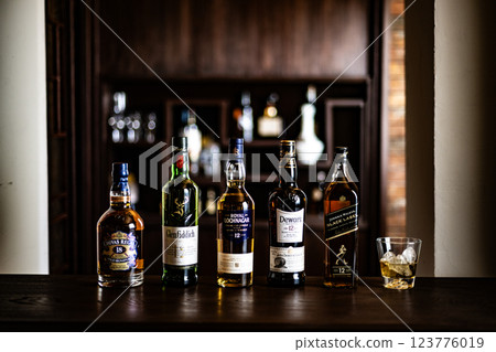 Whisky Image Bar Scotch Single Malt Blended Aging Years Alcohol Western Liquor 123776019