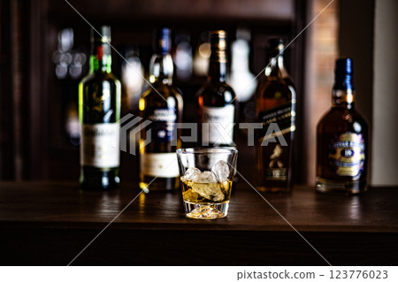 威士忌形象酒吧蘇格蘭威士忌單一麥芽混合陳年酒精西式酒 123776023