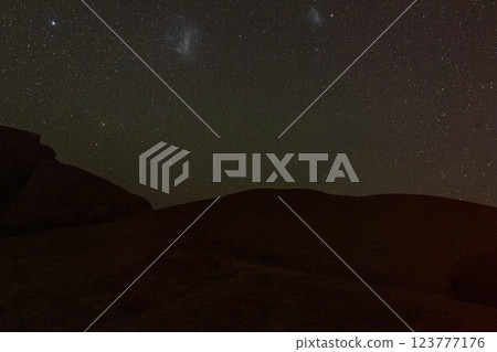 starry sky over spitzkoppe 123777176