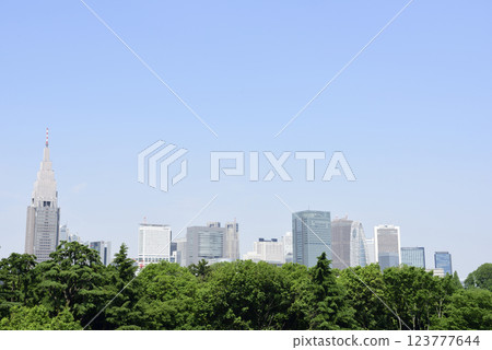 Tokyo's early summer blue sky and Shinjuku skyscrapers Tokyo's early summer blue sky and Shinjuku skyscrapers 123777644