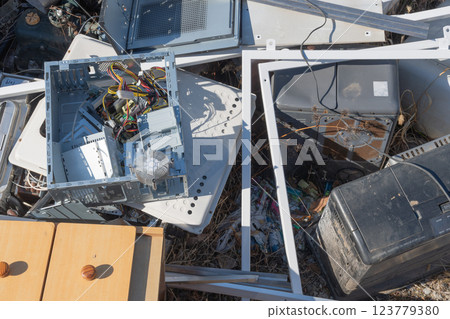 Garbage mountain 123779380