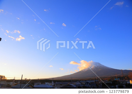 Sunrise and Mt. Fuji, Fujikawaguchiko Town, Yamanashi Prefecture 123779879