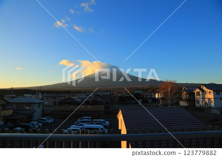 Sunrise and Mt. Fuji, Fujikawaguchiko Town, Yamanashi Prefecture 123779882