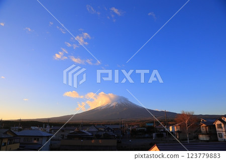 Sunrise and Mt. Fuji, Fujikawaguchiko Town, Yamanashi Prefecture Sunrise and Mt. Fuji, Fujikawaguchiko Town, Yamanashi Prefecture 123779883
