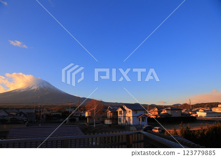 Sunrise and Mt. Fuji, Fujikawaguchiko Town, Yamanashi Prefecture 123779885