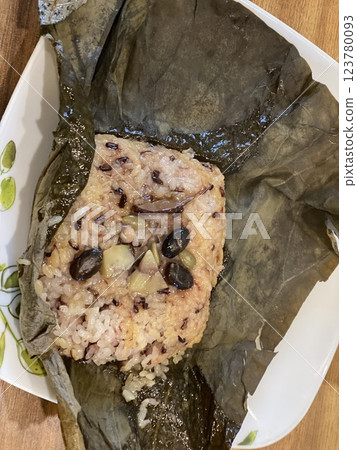 "Fragrant Lotus Leaf Rice: A Traditional Korean Culinary Delight" "Fragrant Lotus Leaf Rice: A Traditional Korean Culinary Delight" 123780093