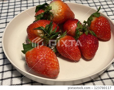"Fresh Strawberries: A Sweet and Juicy Delight" 123780117