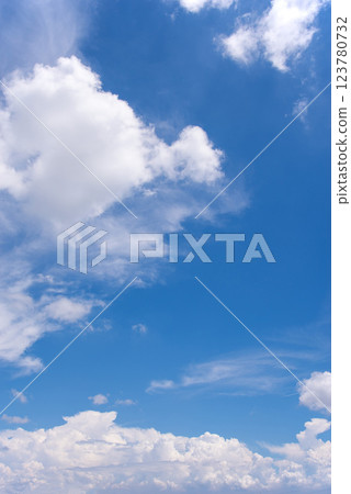 『背景素材/風景素材』夏日藍天白雲 123780732