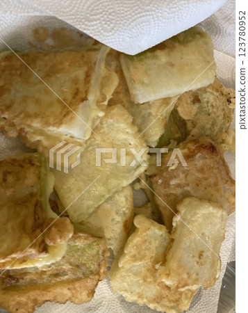 "Fried Moo (Radish) Pancake: A Crispy Korean Delight" 123780952