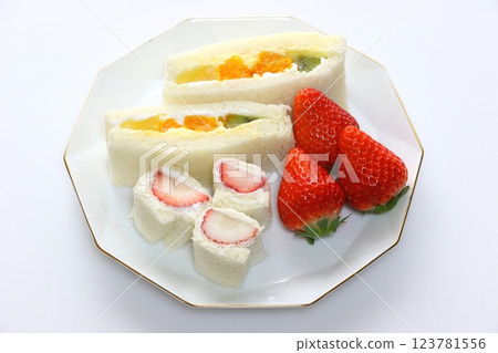 Fruit sandwich Fruit sandwich 123781556
