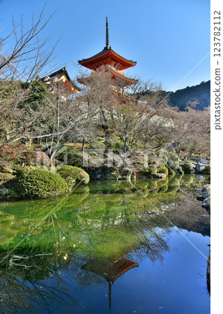Kyoto Kiyomizu-dera Temple Three-story Pagoda Pond Kyoto Kiyomizu-dera Temple Three-story Pagoda Pond 123782112