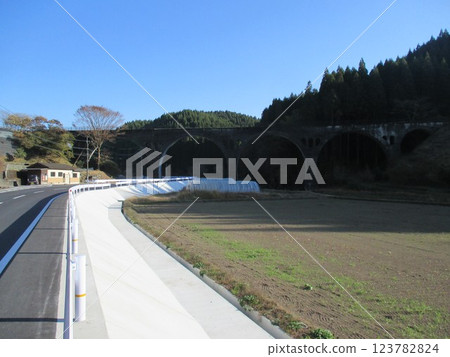 The arch bridge of the abandoned former JNR Miyahara Line in Kitazato, Oguni-machi, Aso-gun, Kumamoto Prefecture, the Konogawa Bridge, a nationally registered tangible cultural property. The arch bridge of the abandoned former JNR Miyahara Line in Kitazato, Oguni-machi, Aso-gun, Kumamoto Prefecture, the Konogawa Bridge, a nationally registered tangible cultural property. 123782824