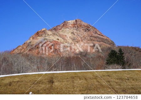 昭和新山（2025 年 3 月） 123784658