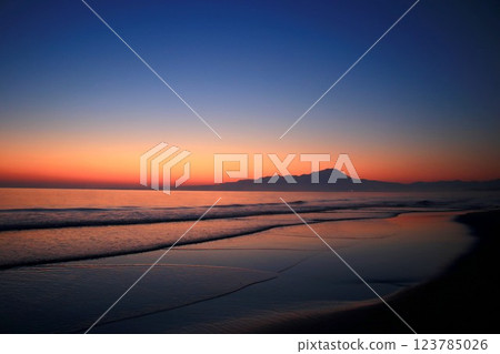 Miho Bay Observation Beach in the early morning 123785026