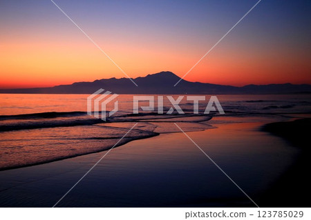 Miho Bay Observation Beach in the early morning 123785029