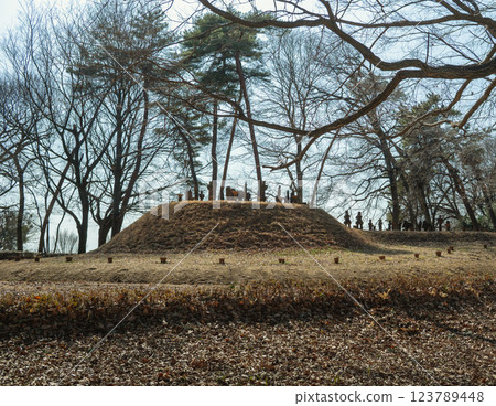 Haniwa figures that seem to be whispering in Omuro Park Haniwa figures that seem to be whispering in Omuro Park 123789448