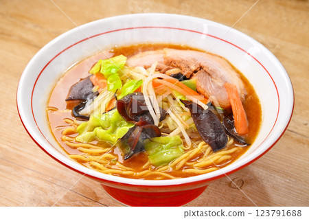 Miso ramen with plenty of vegetables: bean sprouts, cabbage, carrots, and wood ear mushrooms. 123791688