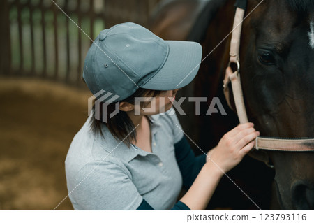 馬 馬兒 女生 123793116