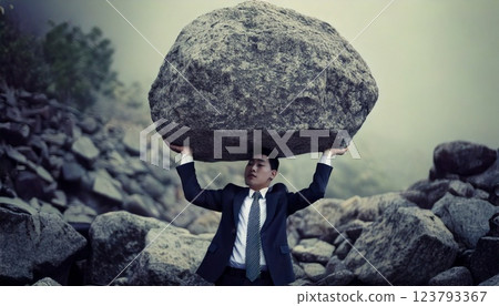 一位因沉重的責任壓力而瀕臨崩潰的商人 123793367