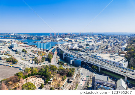 橫濱首都高速公路和山下/本牧碼頭地區 橫濱首都高速公路和山下/本牧碼頭地區 123795267