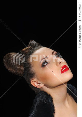 bow coiffure 123798608