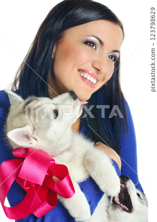 woman and puppy 123798629