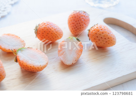 Strawberries on a wooden cutting board - Awayuki Strawberries on a wooden cutting board - Awayuki 123798681