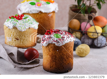 Traditional Ukrainian and Russian Easter cake kulich Traditional Ukrainian and Russian Easter cake kulich 123801379