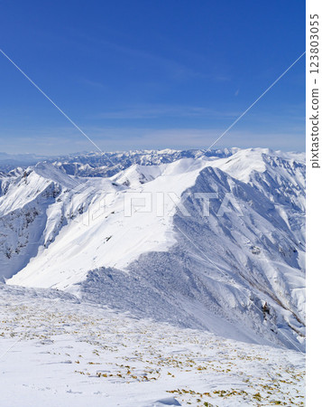 Snow-capped landscapes of the Tanigawa mountain range and the spectacular main ridgeline 123803055