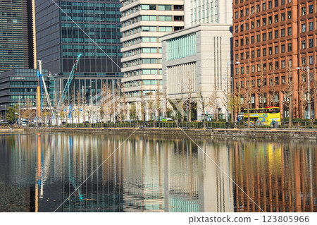 [東京]東京站丸之內口週邊的街景 123805966