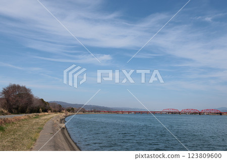 午後的河床上 123809600