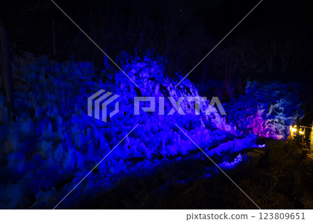 蘆久保的燈光冰柱 123809651