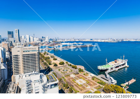 從橫濱海洋塔俯瞰海灣地區 123809773
