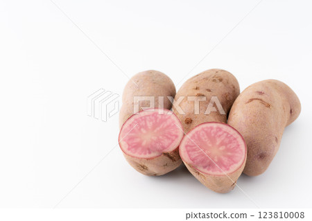 北紅寶石（Northern Ruby），一種美麗的粉紅色土豆 123810008