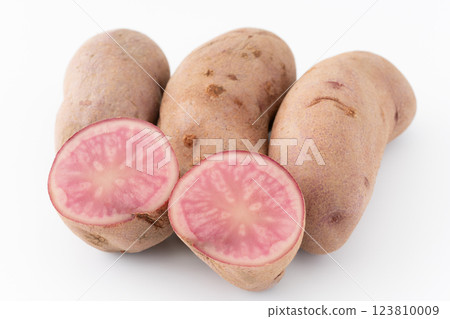 Northern Ruby, a beautiful pink potato 123810009