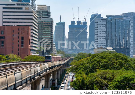 A train running in the big city of Bangkok, Thailand 123811976