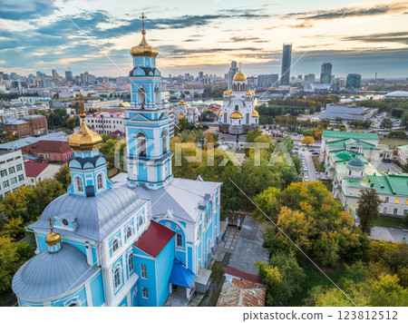 Autumn Yekaterinburg, Temple of the Ascension and Temple on Blood in beautiful clear sunset. 123812512